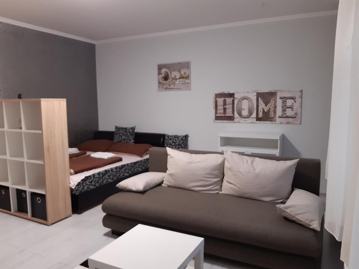 Pipacs Apartment เบเกซซาบา ภายนอก รูปภาพ