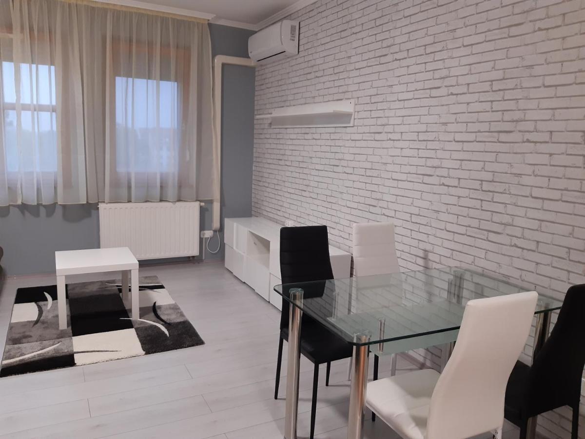 Pipacs Apartment เบเกซซาบา ภายนอก รูปภาพ